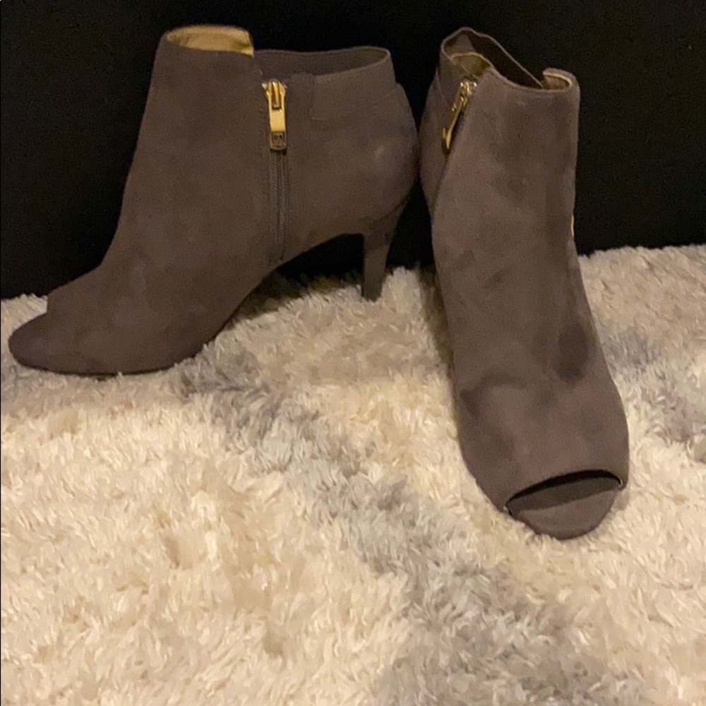 Dark grey Liz Claiborne open toed heel